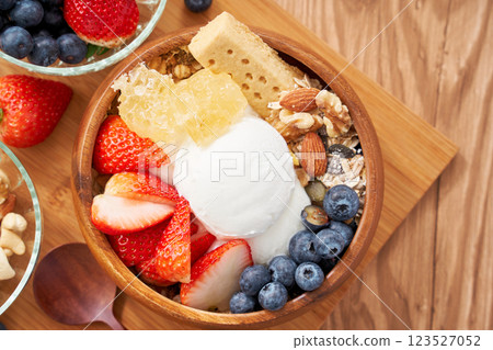 Greek yogurt and fruit breakfast bowl Greek yogurt and fruit breakfast bowl 123527052