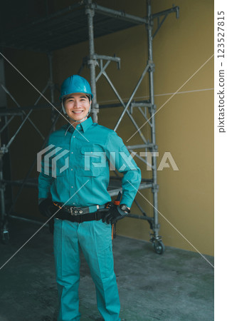 Electrical worker  123527815