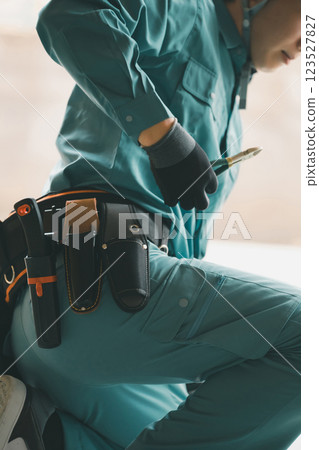Electrical worker  123527827