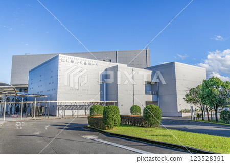 宮崎縣宮崎市：晴朗天氣下的宮崎市民文化會館 123528391