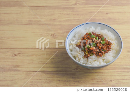 Meat and miso rice 123529028