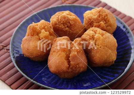 薩塔安達吉 123529972