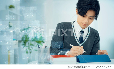 學習使用平板電腦和數字數據圖像的學生 123534736