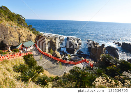 牛島神社和大海 123534795