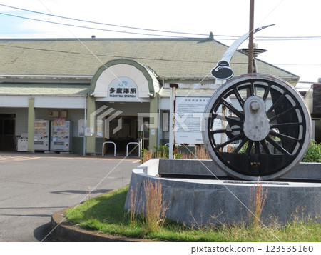 鐵路風景：四國旅客鐵道公司多度津站 123535160