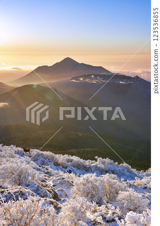 雪霧島山脈 123536855