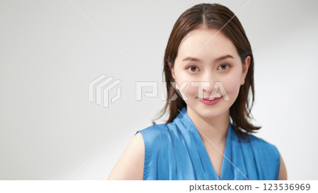 A beautiful young lady with skin 123536969