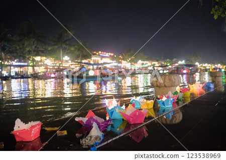 越南會安的夜景 123538969