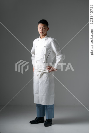 男孩，青少年廚師服，全身 123540732