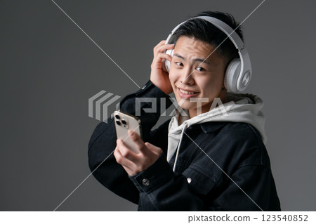 男性，青少年，休閒，耳機 123540852