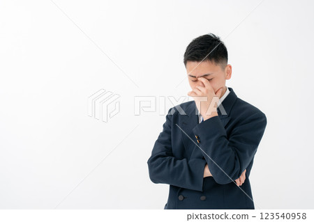 男孩、青少年、制服、煩惱 123540958