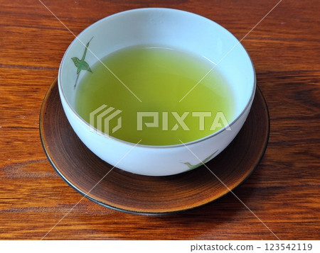 Green tea placed on the table 123542119