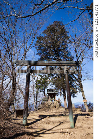 秋石山：山頂的神社與鳥居 123543771