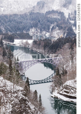 [Tadami Line] First Tadami River Bridge in winter 123543978