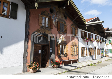 Traditional house painting in Mittenwald, Bavaria, Germany Traditional house painting in Mittenwald, Bavaria, Germany 123544643
