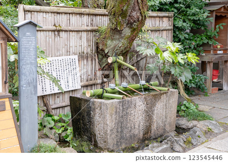 位於京都市伏見區東柳町的東光山長見寺（京都唯一的辯才天神） 赤霞水（伏見名水）意為功德水 123545446