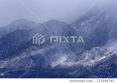 冬季山皮 123546745