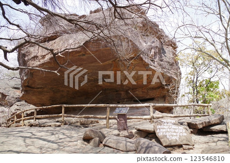 印度:世界遺產比莫貝特卡岩洞遺址 印度:世界遺產比莫貝特卡岩洞遺址 123546810