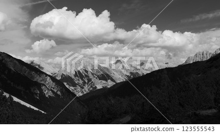 Karwendel mountains on Karwendel Hohenweg, Austria Karwendel mountains on Karwendel Hohenweg, Austria 123555543