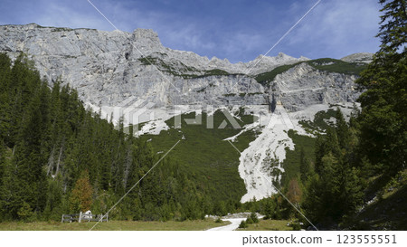 Karwendel mountains on Karwendel Hohenweg, Austria Karwendel mountains on Karwendel Hohenweg, Austria 123555551