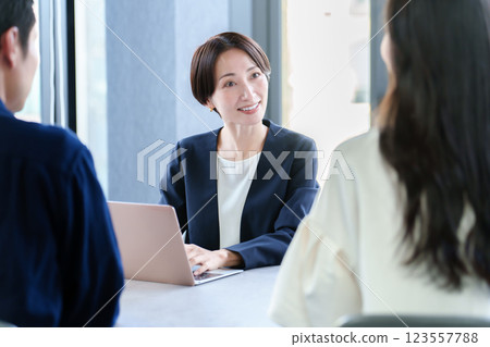 輔導員面試諮詢 123557788