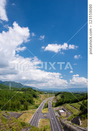 Summer Expressway (Shin-Meishin Expressway, Komono IC to Suzuka PA Smart IC, Yokkaichi Tunnel North Side) 123558080