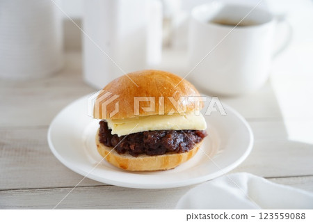 Butter sandwich 123559088