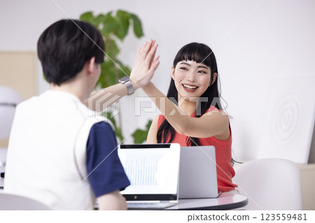 Men and women having a business meeting 123559481