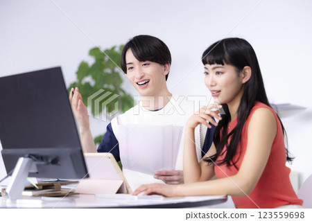 Men and women having a business meeting Men and women having a business meeting 123559698