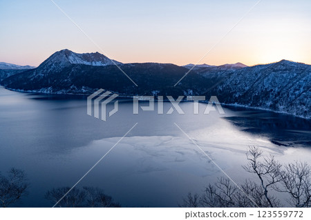 Dawn of Lake Mashuu 123559772