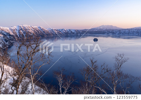 Dawn of Lake Mashuu Dawn of Lake Mashuu 123559775