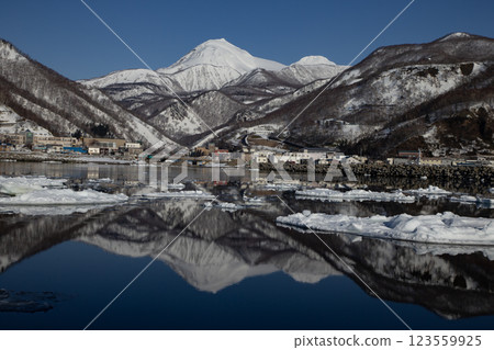From the Nemuro Strait to the Shiretoko Mountains From the Nemuro Strait to the Shiretoko Mountains 123559925