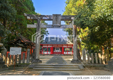 奈良縣北葛城郡久藤神社的鳥居與拜殿 123560080