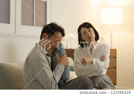 夫妻在補習班打架 123560320