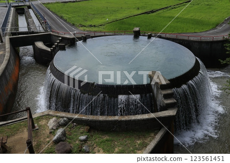 A full view of the Higashiyama cylindrical water distribution tank, a nationally registered tangible cultural property in Uozu, Toyama Prefecture A full view of the Higashiyama cylindrical water distribution tank, a nationally registered tangible cultural property in Uozu, Toyama Prefecture 123561451