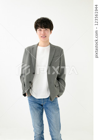 Men in casual clothing 123561944