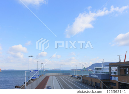 高松港渡輪碼頭（小豆島、直島方向） 123562141