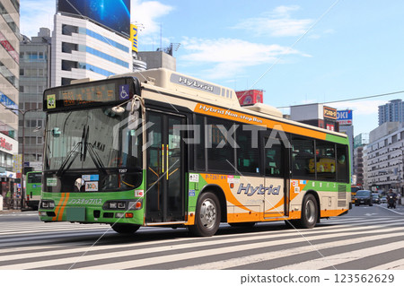 Toei bus in front of the east exit of Ikebukuro Station (Kusa 63: Ikebukuro-Sugamo Station ⇔ Asakusa Kotobukicho) 123562629