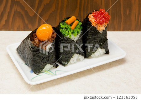 Homemade rice balls 02 Homemade rice balls 02 123563053