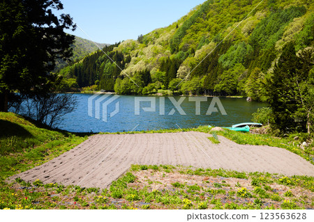 Lake Nakanishi in spring 123563628