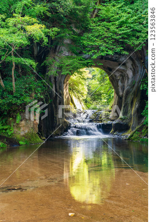 [千葉縣] 清水溪流廣場（濃溝瀑布、龜岩洞窟） - 光線 123563846