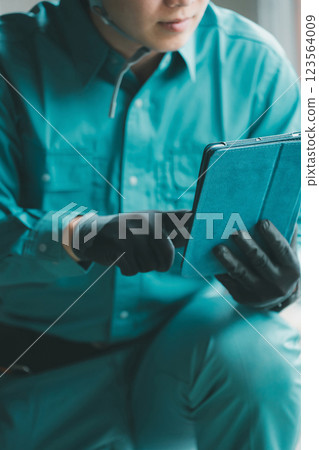 Electrical worker Electrical worker 123564009