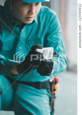 Electrical worker  123564012