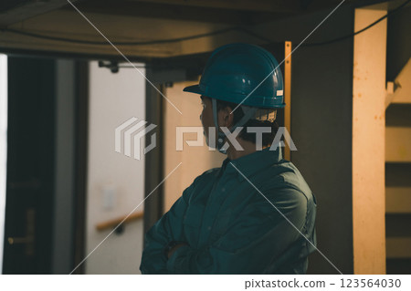 Electrical worker Electrical worker 123564030