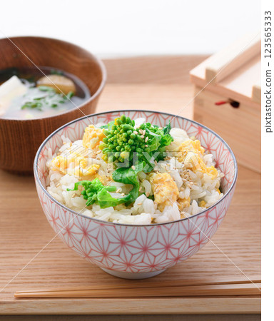 油菜花炒蛋飯 123565333