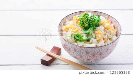 油菜花炒蛋飯 油菜花炒蛋飯 123565338