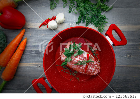 網兜裹豬肩肉 網兜裹豬肩肉 123565612