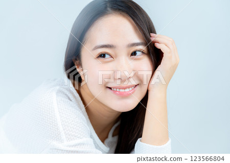 Beauty image of young women Beauty image of young women 123566804