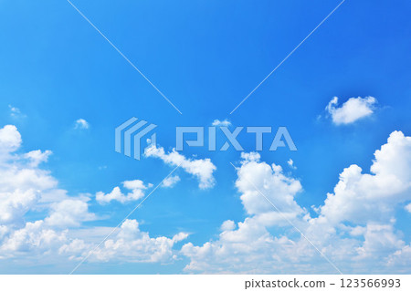 夏天藍天和雲彩 123566993