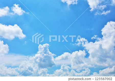 夏天藍天和雲彩 123567002
